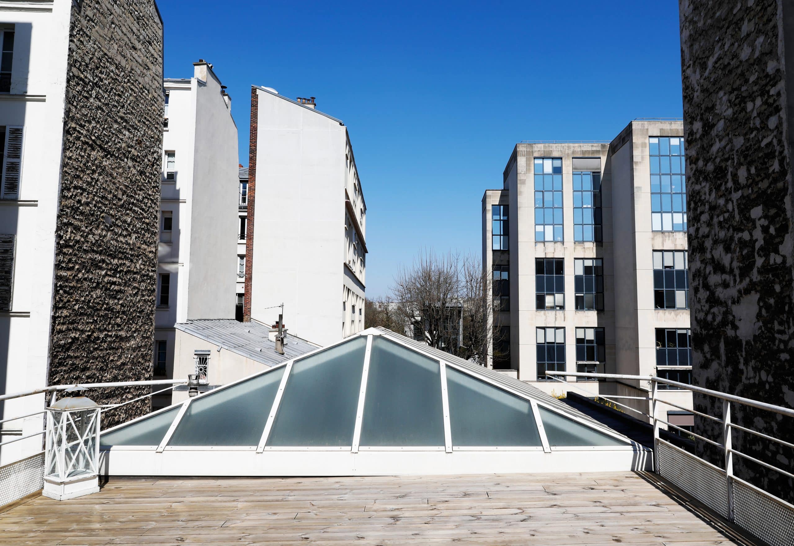 Séance photo sur rooftop à Paris : comment trouver le spot parfait (et ne pas rater sa journée)